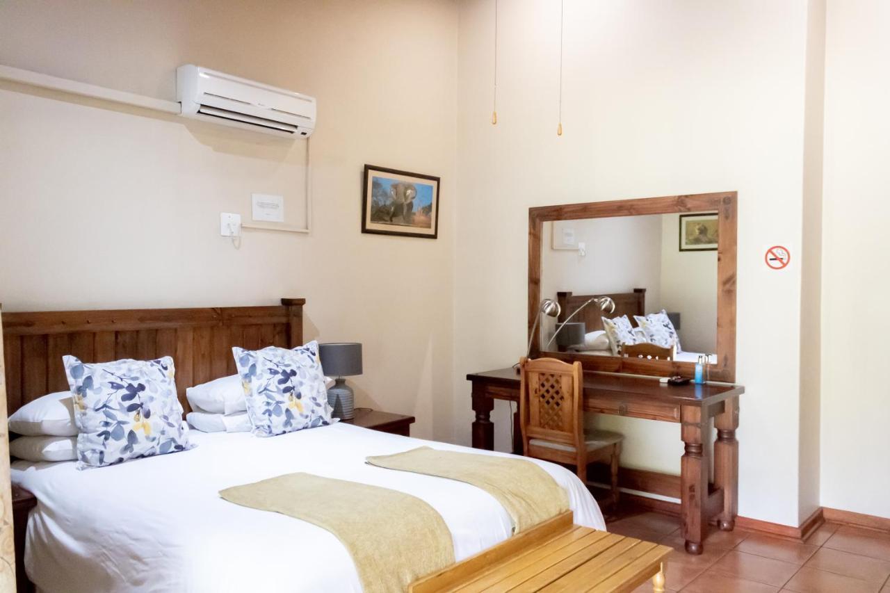 Sunbird Lodge Phalaborwa Extérieur photo